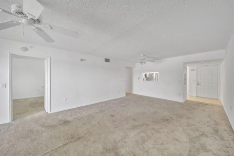 Condominio en venta en Pembroke Pines, Florida, 1 dormitorio, 95.97 m2 № 2185218 - foto 22