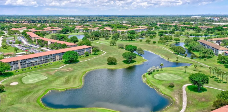 Condominio en Pembroke Pines, Florida, 1 dormitorio № 2185218