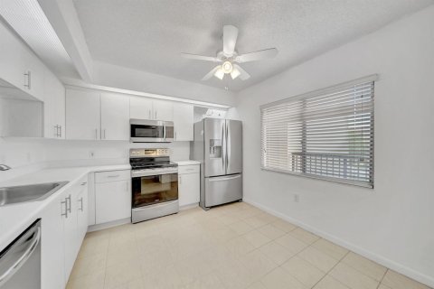 Condominio en venta en Pembroke Pines, Florida, 1 dormitorio, 95.97 m2 № 2185218 - foto 6
