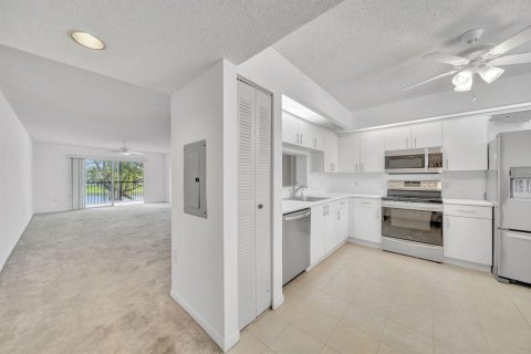 Condominio en venta en Pembroke Pines, Florida, 1 dormitorio, 95.97 m2 № 2185218 - foto 5