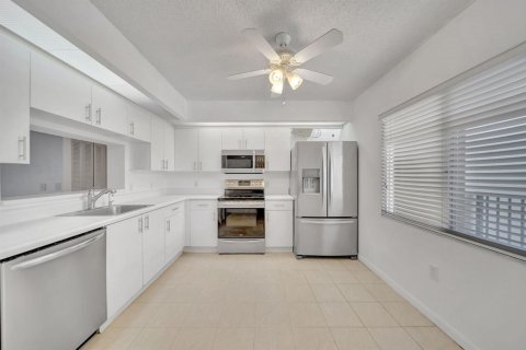 Condominio en venta en Pembroke Pines, Florida, 1 dormitorio, 95.97 m2 № 2185218 - foto 2
