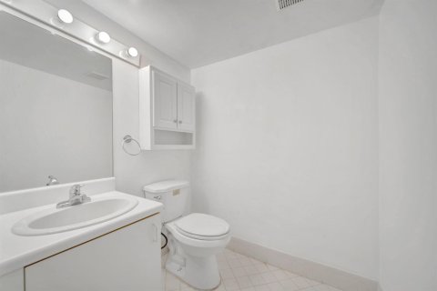 Condominio en venta en Pembroke Pines, Florida, 1 dormitorio, 95.97 m2 № 2185218 - foto 15