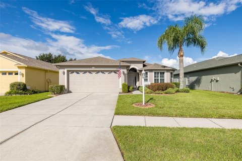 House in New Port Richey, Florida 3 bedrooms, 156.35 sq.m. № 2366652