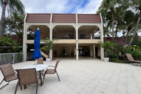 Condo in Miami, Florida, 1 bedroom № 1968491 - photo 5