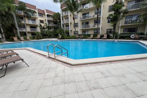 Condo in Miami, Florida, 1 bedroom № 1968491 - photo 4