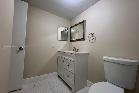 Condo in Miami, Florida, 1 bedroom № 1968491 - photo 22