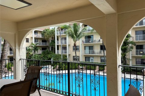 Condo in Miami, Florida, 1 bedroom № 1968491 - photo 9