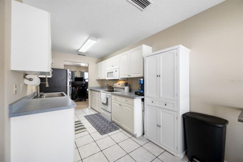 House in Palmetto, Florida 3 bedrooms, 124.77 sq.m. № 2208199 - photo 16