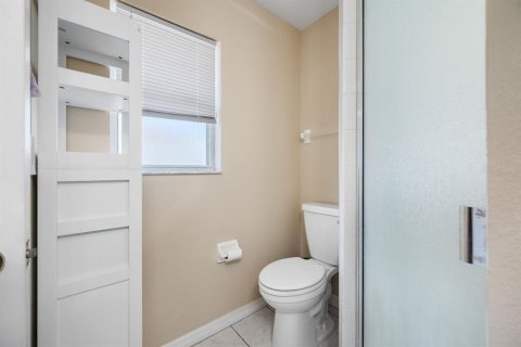 House in Palmetto, Florida 3 bedrooms, 124.77 sq.m. № 2208199 - photo 13