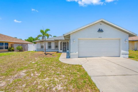 House in Palmetto, Florida 3 bedrooms, 124.77 sq.m. № 2208199