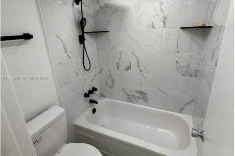 Condo in Davie, Florida, 2 bedrooms  № 2002821 - photo 11