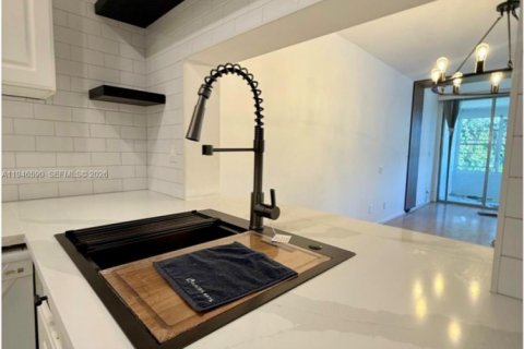 Condo in Davie, Florida, 2 bedrooms  № 2002821 - photo 3