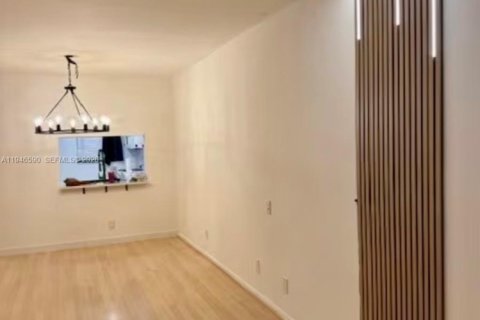 Condo in Davie, Florida, 2 bedrooms  № 2002821 - photo 9