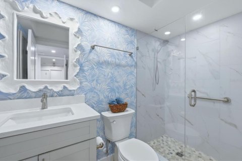 Condo in Venice, Florida, 2 bedrooms № 2229339 - photo 24
