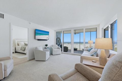 Condo in Venice, Florida, 2 bedrooms № 2229339 - photo 15