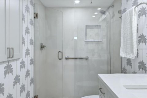Condo in Venice, Florida, 2 bedrooms № 2229339 - photo 21
