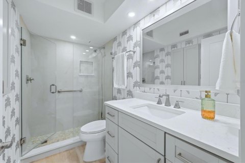 Condo in Venice, Florida, 2 bedrooms № 2229339 - photo 22