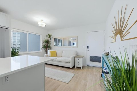 Condo in Venice, Florida, 2 bedrooms № 2229339 - photo 8