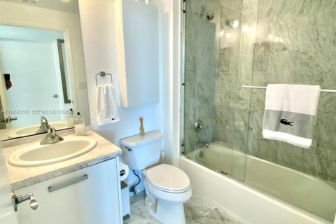 Снять в аренду кондоминиум в Майами, Флорида 2 спальни, 98.29м2, № 2045659 - фото 21