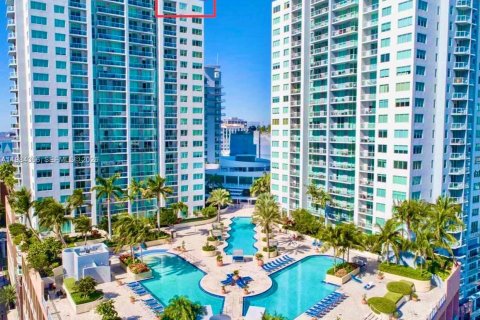 Снять в аренду кондоминиум в Майами, Флорида 2 спальни, 98.29м2, № 2045659 - фото 28