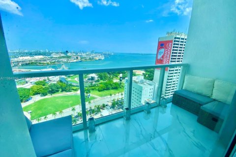 Condo in Miami, Florida, 2 bedrooms  № 2045659
