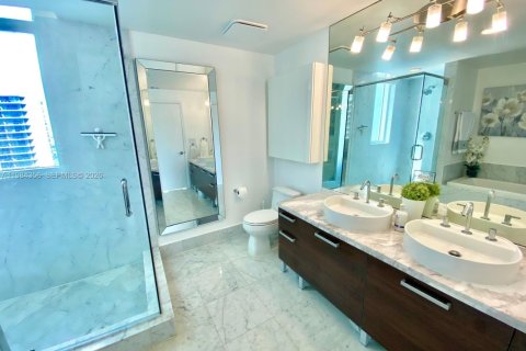 Снять в аренду кондоминиум в Майами, Флорида 2 спальни, 98.29м2, № 2045659 - фото 16