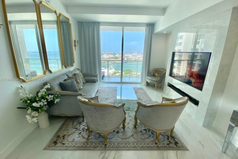 Снять в аренду кондоминиум в Майами, Флорида 2 спальни, 98.29м2, № 2045659 - фото 3