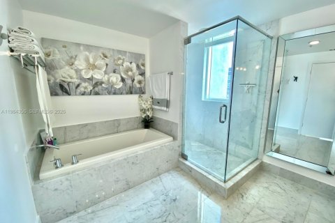 Снять в аренду кондоминиум в Майами, Флорида 2 спальни, 98.29м2, № 2045659 - фото 17