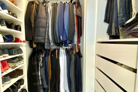 Снять в аренду кондоминиум в Майами, Флорида 2 спальни, 98.29м2, № 2045659 - фото 18