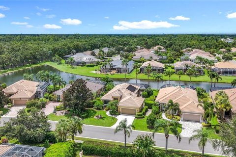 Villa ou maison à vendre à Lakewood Ranch, Floride: 2 chambres, 177.07 m2 № 1912744 - photo 1