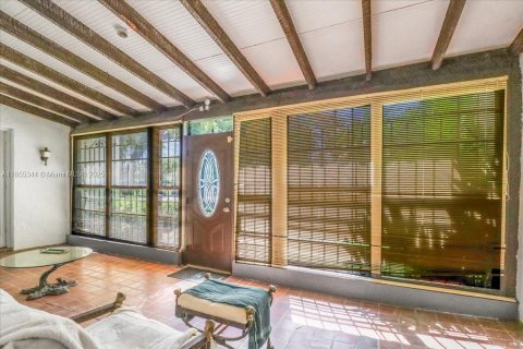 House in Miami, Florida 3 bedrooms, 481.23 sq.m. № 2080015 - photo 14