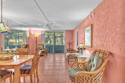 Купить кондоминиум в Санрайз, Флорида 2 спальни, 78.97м2, № 1957562 - фото 7