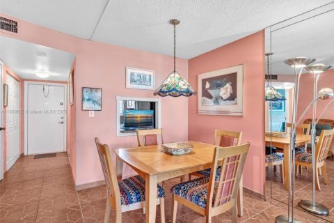 Купить кондоминиум в Санрайз, Флорида 2 спальни, 78.97м2, № 1957562 - фото 14