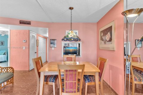 Купить кондоминиум в Санрайз, Флорида 2 спальни, 78.97м2, № 1957562 - фото 9