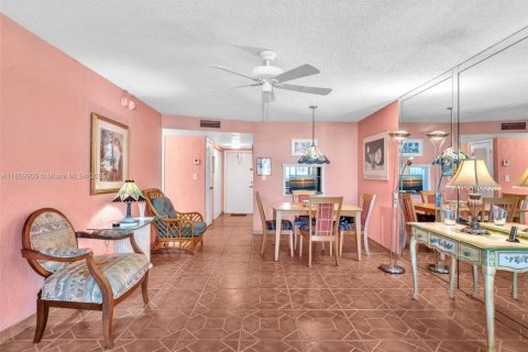 Купить кондоминиум в Санрайз, Флорида 2 спальни, 78.97м2, № 1957562 - фото 12