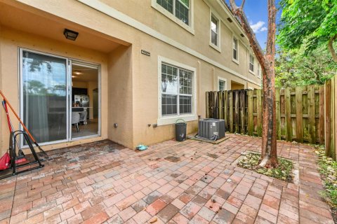 Touwnhouse à vendre à West Palm Beach, Floride: 3 chambres, 155.43 m2 № 2192504 - photo 26