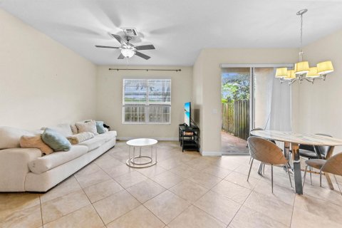 Touwnhouse à vendre à West Palm Beach, Floride: 3 chambres, 155.43 m2 № 2192504 - photo 8