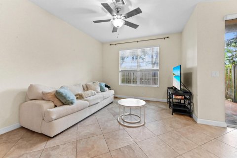Touwnhouse à vendre à West Palm Beach, Floride: 3 chambres, 155.43 m2 № 2192504 - photo 9