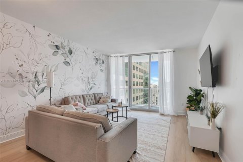 Condominio en venta en Miami, Florida, 1 dormitorio, 78.78 m2 № 1817613 - foto 2