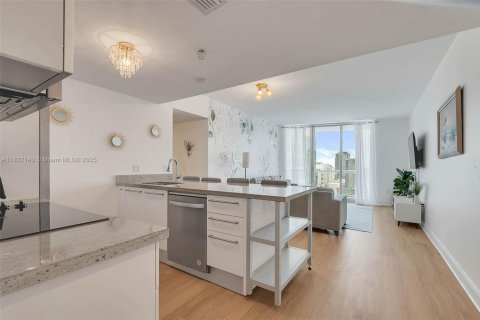 Condominio en venta en Miami, Florida, 1 dormitorio, 78.78 m2 № 1817613 - foto 3