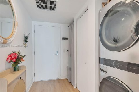 Condominio en venta en Miami, Florida, 1 dormitorio, 78.78 m2 № 1817613 - foto 12