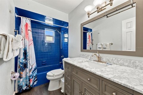 Condo in Treasure Island, Florida, 2 bedrooms  № 2369387 - photo 26
