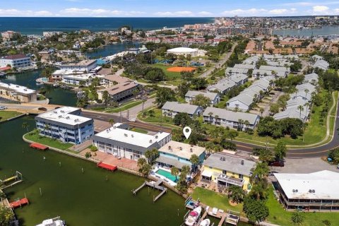 Condo in Treasure Island, Florida, 2 bedrooms  № 2369387