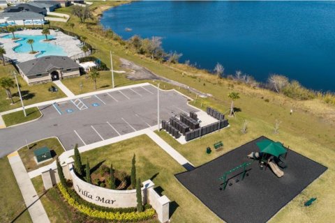 Villa ou maison à vendre à Winter Haven, Floride: 3 chambres, 117.89 m2 № 1842097 - photo 4