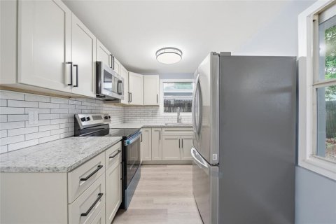 Villa ou maison à vendre à Largo, Floride: 2 chambres, 59.83 m2 № 2408230 - photo 6