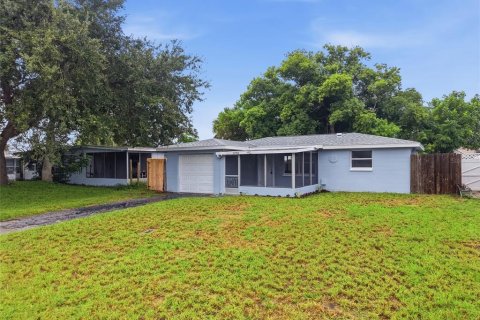 Villa ou maison à vendre à Largo, Floride: 2 chambres, 59.83 m2 № 2408230 - photo 2