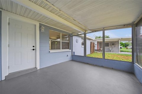 Villa ou maison à vendre à Largo, Floride: 2 chambres, 59.83 m2 № 2408230 - photo 3