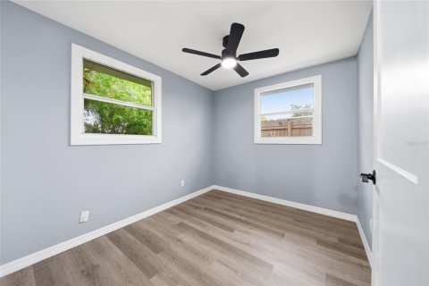 Villa ou maison à vendre à Largo, Floride: 2 chambres, 59.83 m2 № 2408230 - photo 14