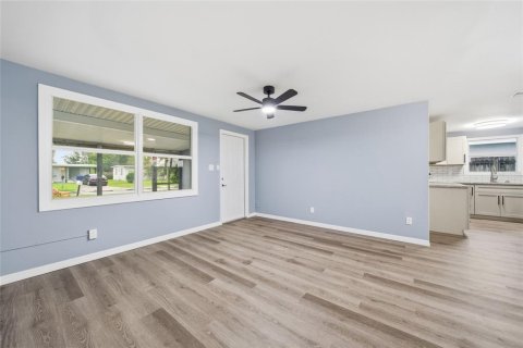Villa ou maison à vendre à Largo, Floride: 2 chambres, 59.83 m2 № 2408230 - photo 9