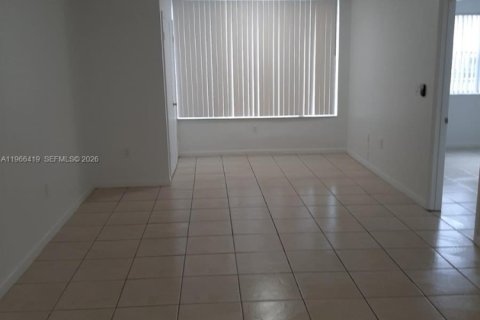 Copropriété à louer à Oakland Park, Floride: 1 chambre, 80.08 m2 № 2028000 - photo 18